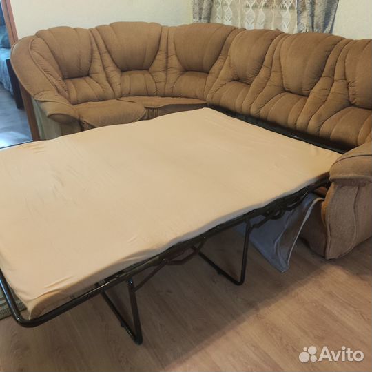 Продаю угловой диван