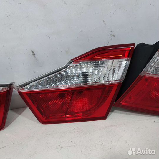 Фонари Toyota Camry XV50 задние в крышку