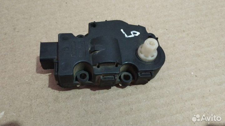 Сервопривод заслонок печки Mercedes-Benz C-Class