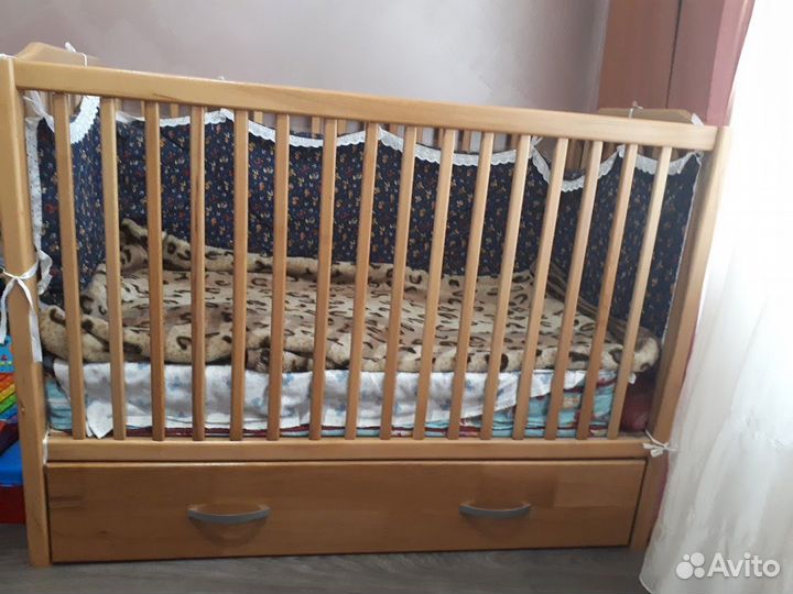 Детская деревянная кроватка