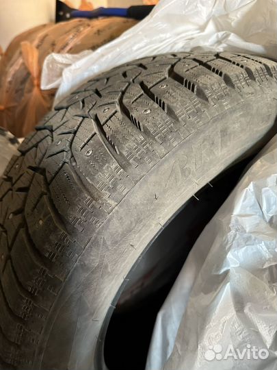 Bridgestone Blizzak Spike-02 225/55 R17