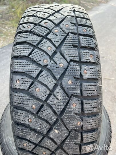 Nitto Therma Spike 225/60 R17 103T