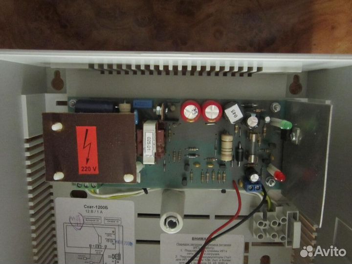 Источник бесперебойного питания с 220 на 12 В