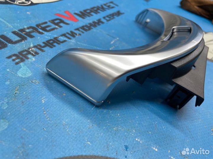 Кнопка открывания бардачка Mercedes-Benz C-Class