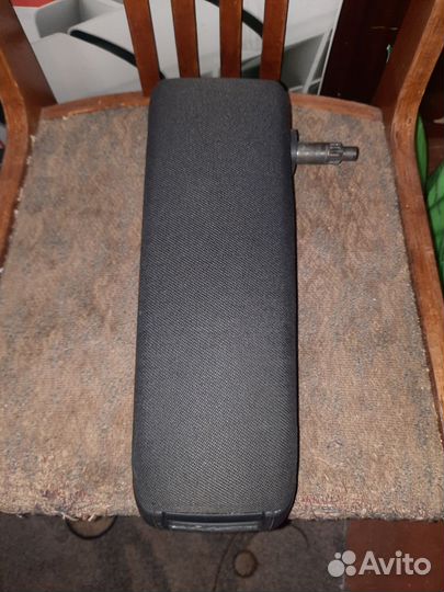 Подлокотник на opel astra h