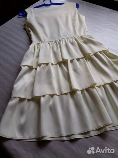 Вечернее платье светлое 42-44 размер
