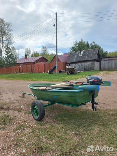 Лодка пластиковая
