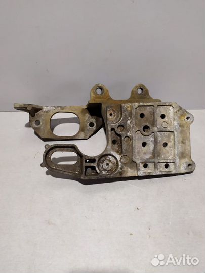 Крепление коробки Nissan Qashqai 2008 2.0 л