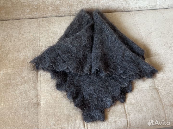 Пуховый платок косынка шаль шерстяная 110*110