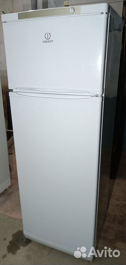 Холодильник indesit отличное состояние