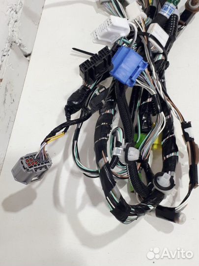 Жгут проводов двери передний правый Toyota Rav4