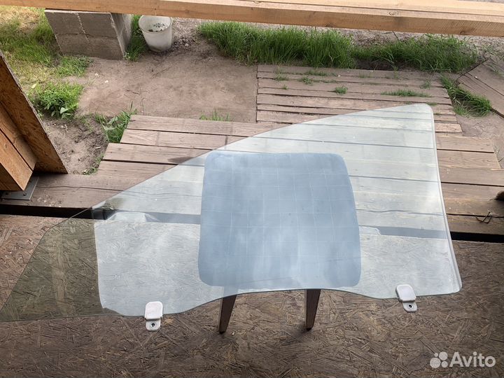 Стекло переднее правой двери mitsubishi lancer c