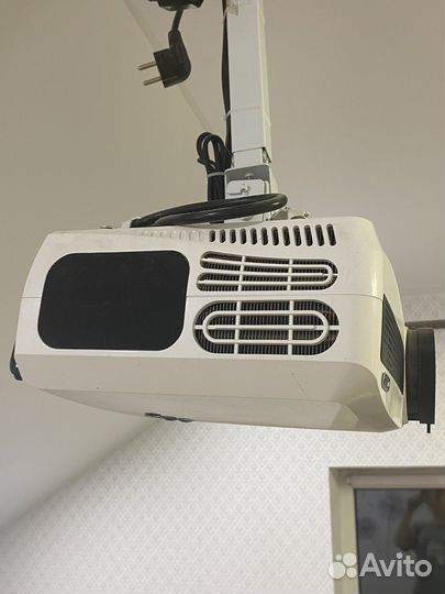 Проектор wzatco c3