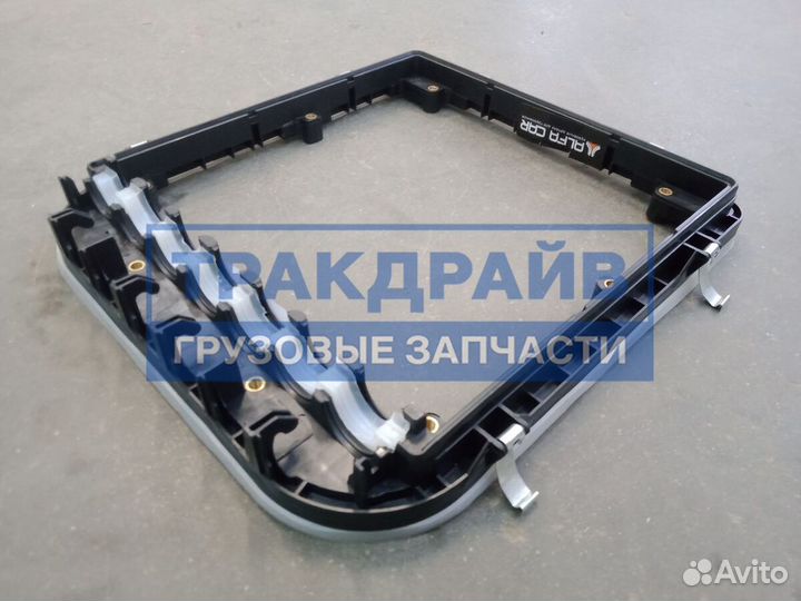 Рамка блока предохнарителей Мерседес Актрос