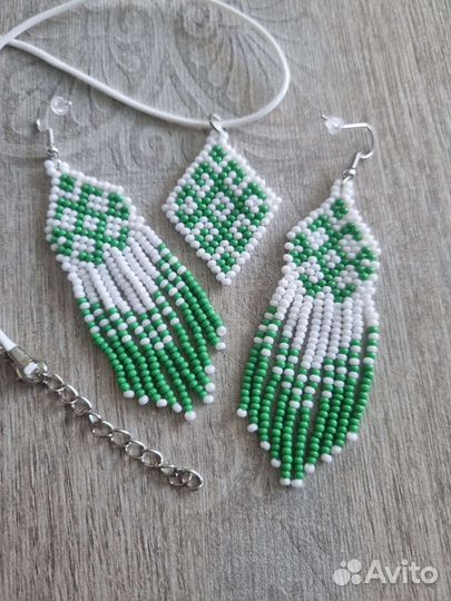 Серёжки, кулон, браслет чувашские из бисера