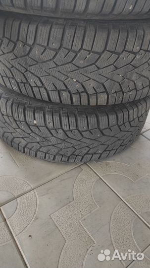 Gislaved NordFrost 100 SUV 215/65 R16 102T