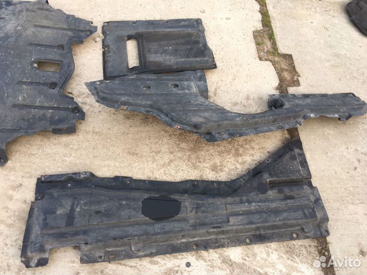 BMW X6 e71 подкрылок пластиковая защита