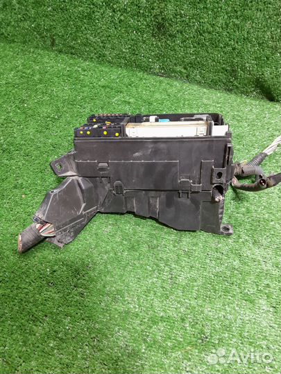 Блок предохранителей тойота аурис е150