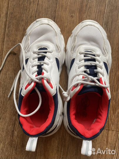 Кроссовки женские 37 размер