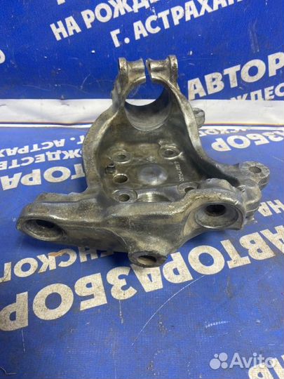 Передний правый поворотный кулак Bmw E60 седан