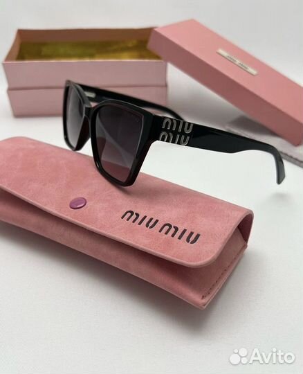 Солнцезащитные очки miu miu