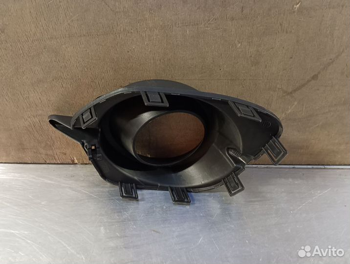 Окантовка птф правая Pajero Sport 2 2008-2015