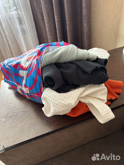 Большой пакет вещей для Нади на доставки