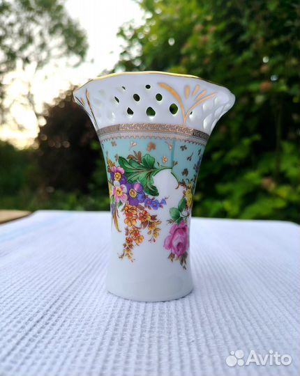 Фарфоровая мини-ваза (Япония)