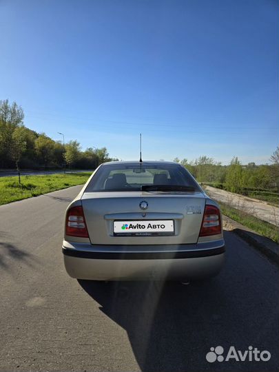 Skoda Octavia 1.6 МТ, 2005, 176 000 км