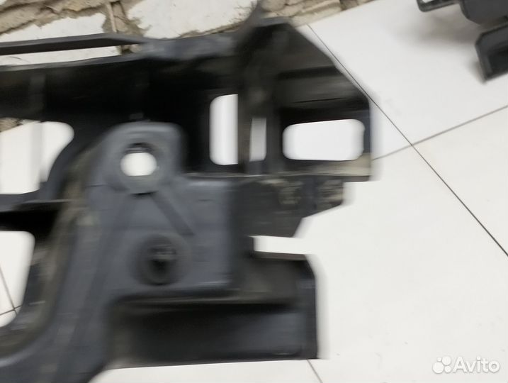 Кронштейн заднего бампера Range Rover Sport