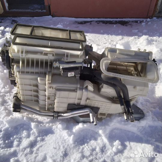 Печка в сборе на Toyota Harrier