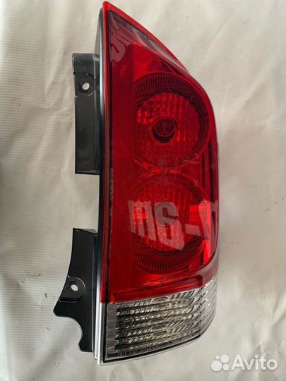 Фара задняя правая Nissan Armada 26550zc20a