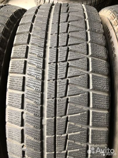 Bridgestone Blizzak Revo GZ 215/55 R17