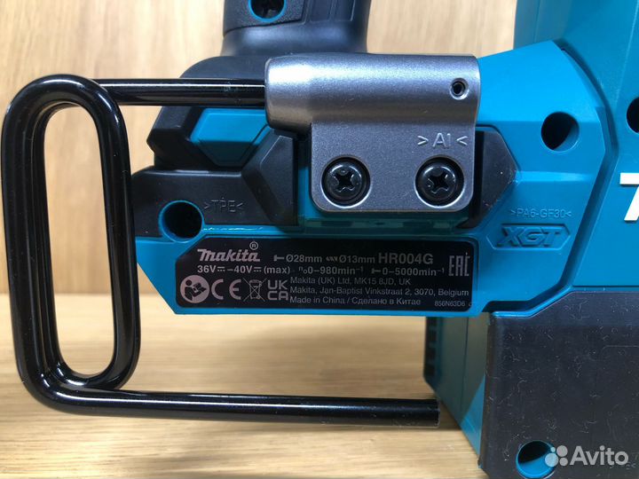 Аккумуляторный перфоратор XGT Makita HR004GZ Новый