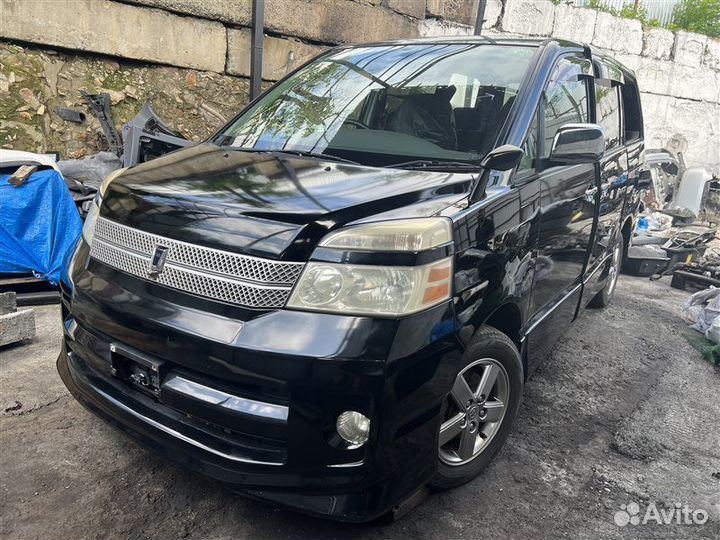 Дворник передний Toyota Voxy AZR65 1azfse 2006