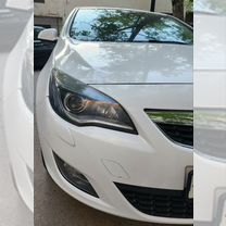 Opel Astra 1.6 AT, 2012, 156 000 км, с пробегом, цена 1 090 000 руб.