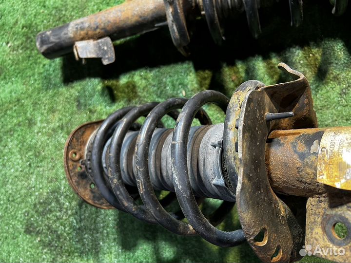 Передние стойки Volvo V70