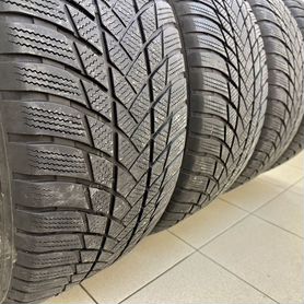 Bridgestone Blizzak LM-001 285/45 R21