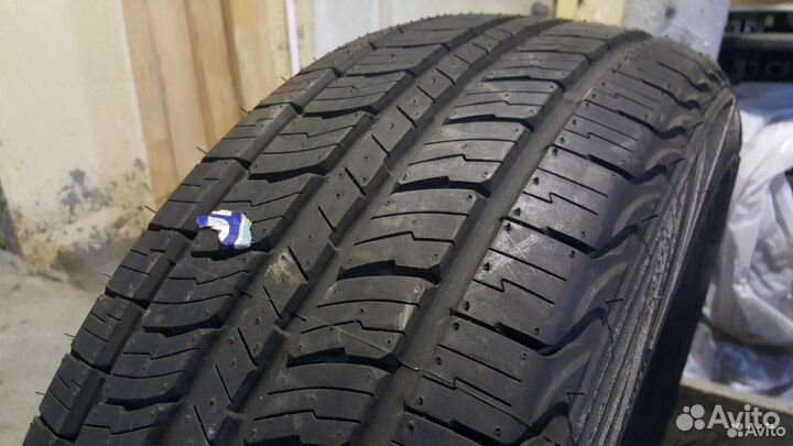 Kumho Road Venture APT KL51 235/60 R17