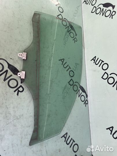 Стекло переднее правое march k12