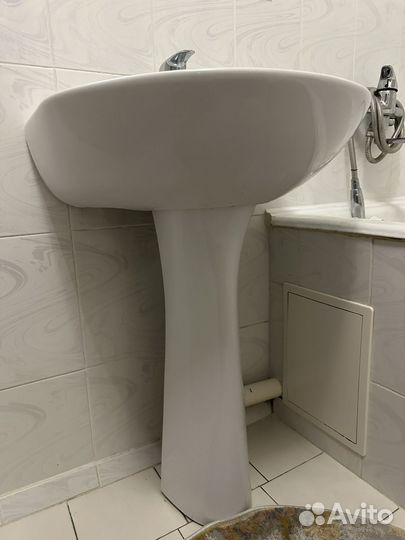 Раковина в ванную бу