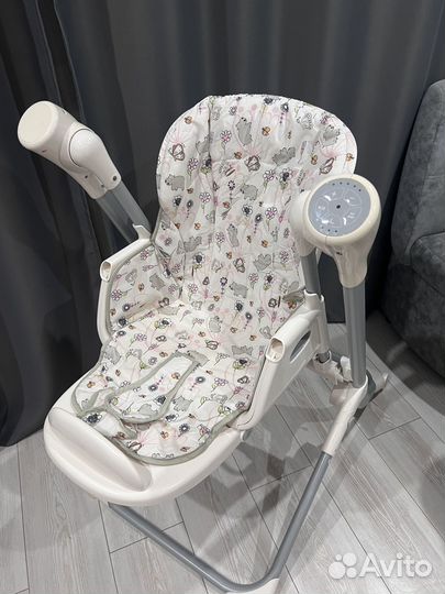 Стульчик для кормления с качелями