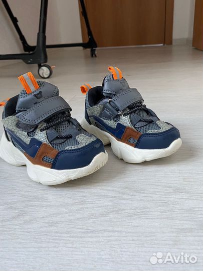 Кроссовки на мальчика 24 размер