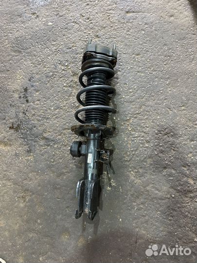 Kia Sorento MQ4 стойка правая передняя