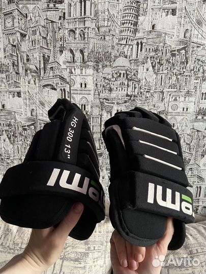 Краги хоккейные