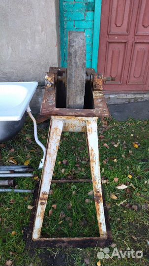 Кузнечное точило ручное