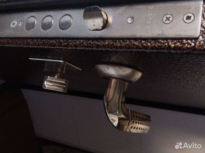 Вскрытие дверей входных, замена замка, личинки