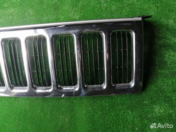 Решетка радиатора Jeep Commander XK 2005-2010