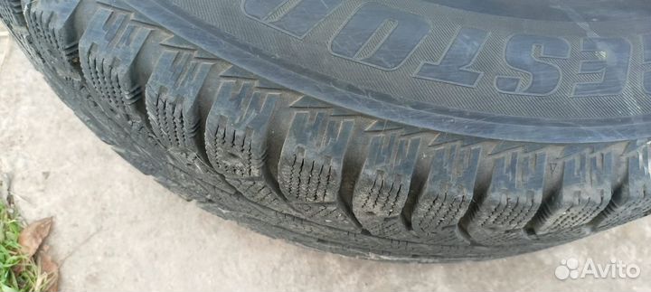 Bridgestone Ice Cruiser 5000 215/70 R16