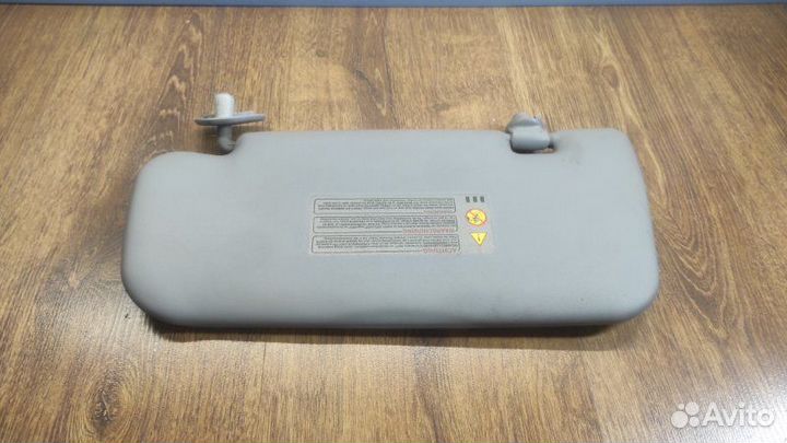 Козырек солнцезащитный передний правый Nissan